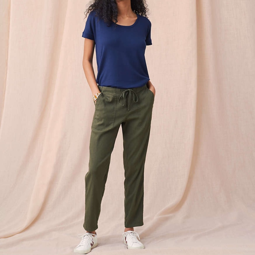Lou & Grey Olive Drawstring Pants with Front Pockets
